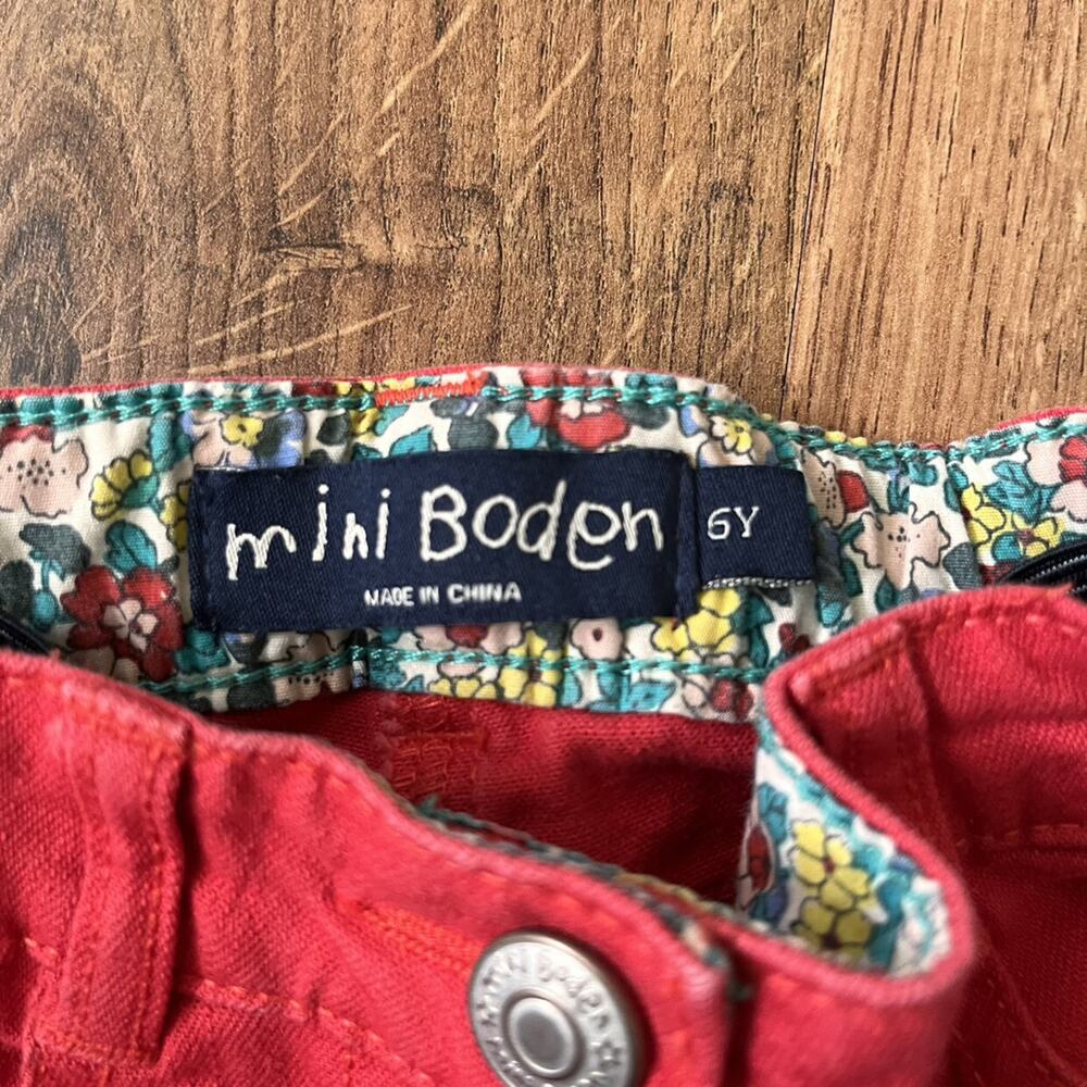 Mini Boden Red Capris - Picture 3 of 8